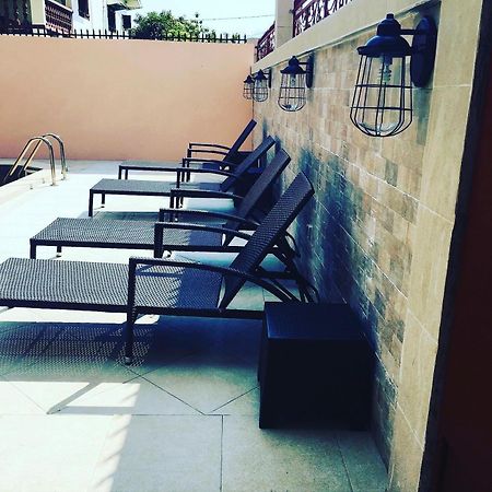 Residence Hoteliere Le Jomonia Либревил Екстериор снимка