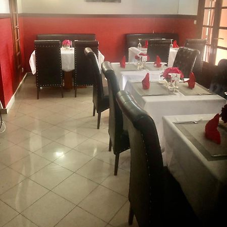 Residence Hoteliere Le Jomonia Либревил Екстериор снимка