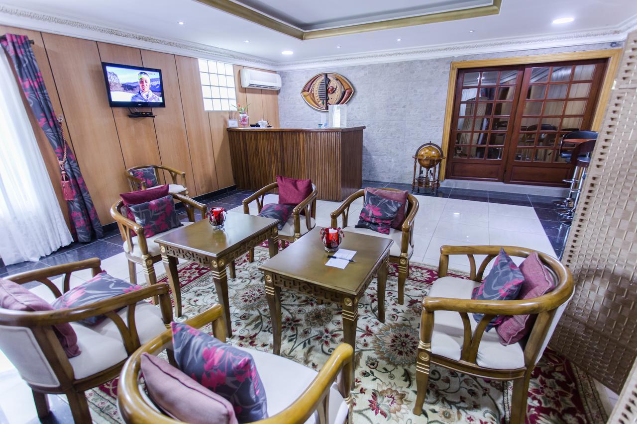 Residence Hoteliere Le Jomonia Либревил Екстериор снимка