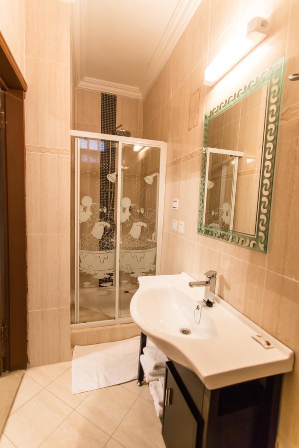 Residence Hoteliere Le Jomonia Либревил Екстериор снимка