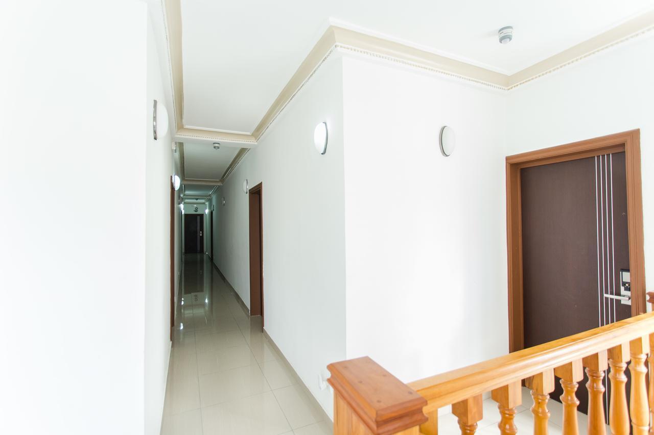 Residence Hoteliere Le Jomonia Либревил Екстериор снимка
