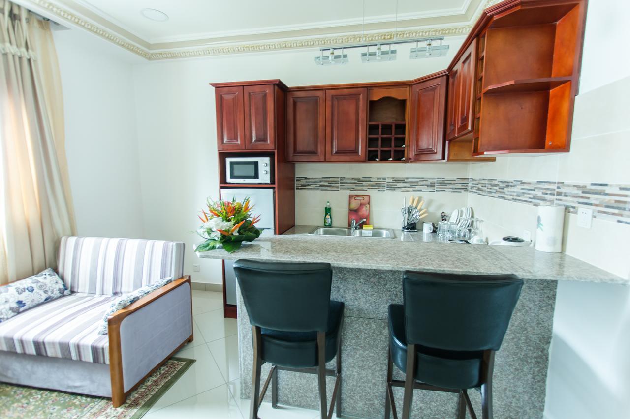 Residence Hoteliere Le Jomonia Либревил Екстериор снимка