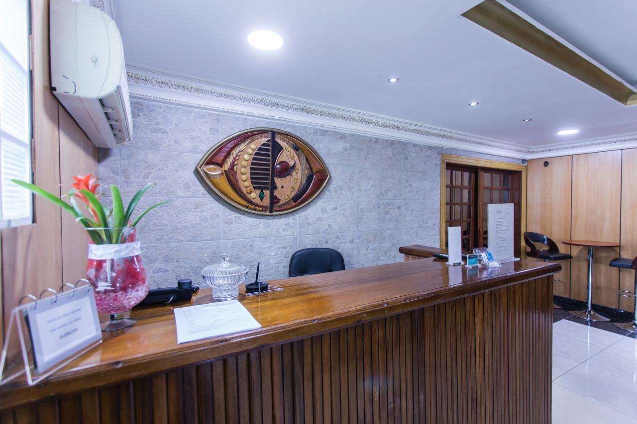 Residence Hoteliere Le Jomonia Либревил Екстериор снимка