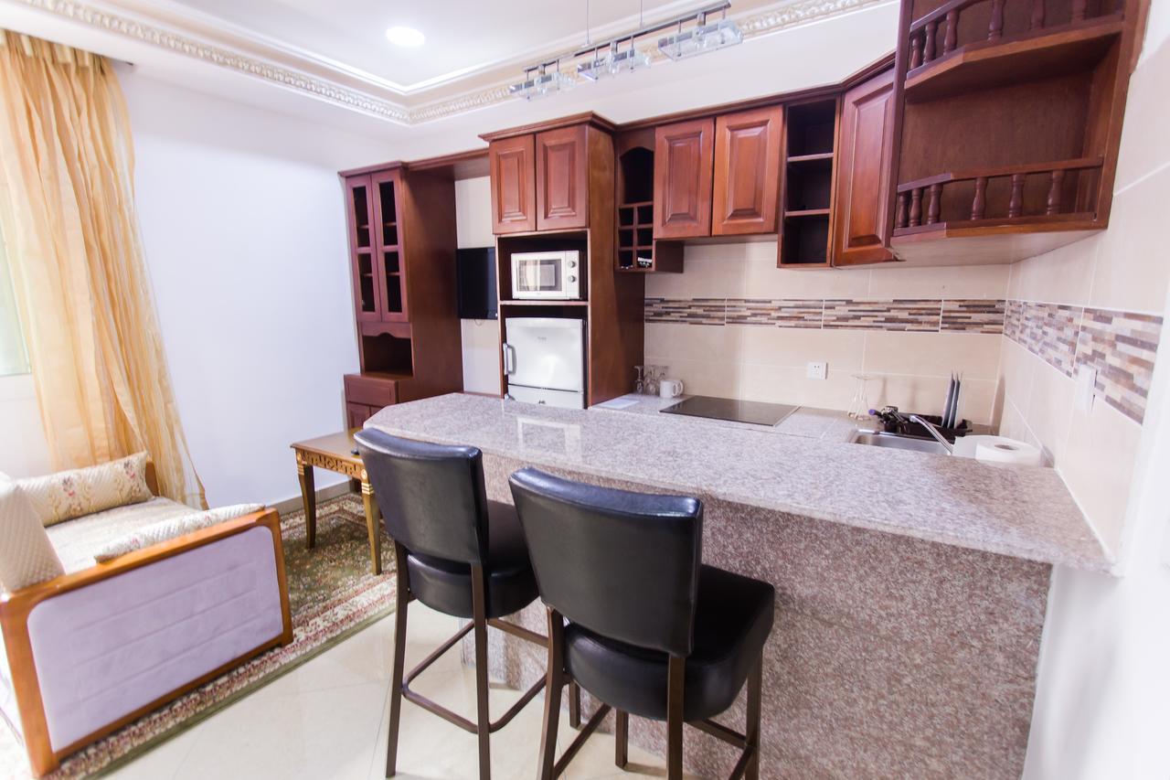 Residence Hoteliere Le Jomonia Либревил Екстериор снимка